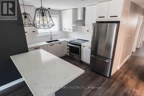 146 Wilson Avenue, London, ON - Indoor Photo Showing Kitchen With Double Sink