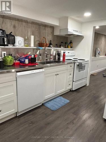 146 Wilson Avenue, London, ON - Indoor Photo Showing Kitchen With Double Sink