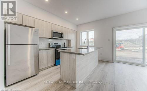 1 - 416 Dundas Street S, Cambridge, ON - Indoor Photo Showing Kitchen With Upgraded Kitchen