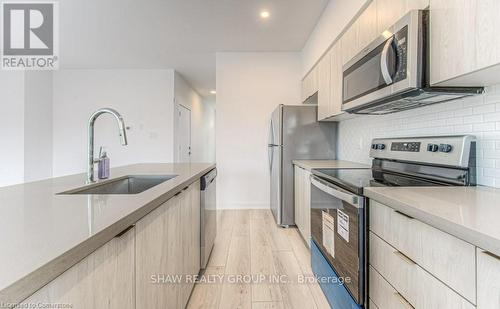 1 - 416 Dundas Street S, Cambridge, ON - Indoor Photo Showing Kitchen With Upgraded Kitchen