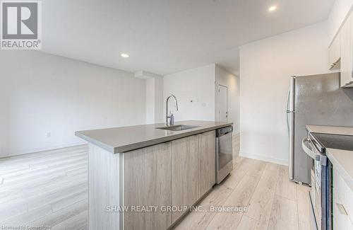 1 - 416 Dundas Street S, Cambridge, ON - Indoor Photo Showing Kitchen