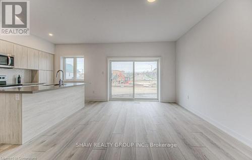 1 - 416 Dundas Street S, Cambridge, ON - Indoor Photo Showing Kitchen