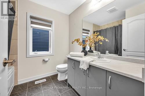 22 Sundin Drive, Haldimand, ON - Indoor Photo Showing Bathroom