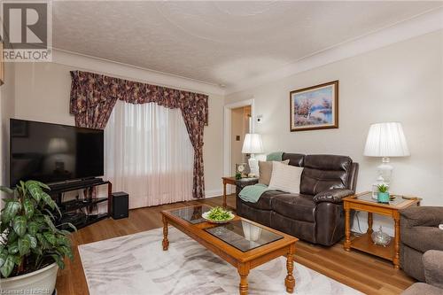 845 Ann Street, North Bay, ON - Indoor Photo Showing Living Room