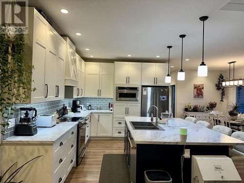 6549 Jones Road, Vanderhoof, BC - Indoor Photo Showing Kitchen With Double Sink With Upgraded Kitchen