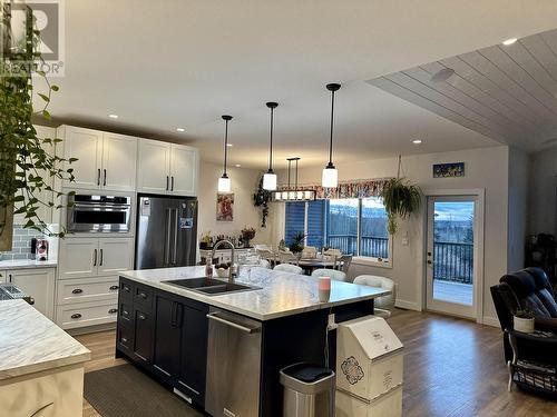 6549 Jones Road, Vanderhoof, BC - Indoor Photo Showing Kitchen With Double Sink With Upgraded Kitchen