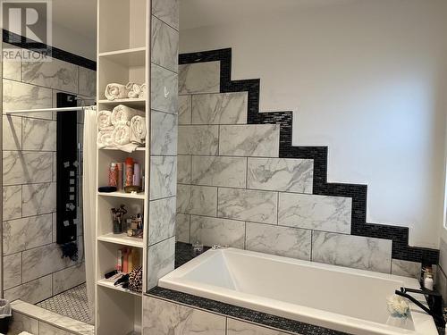 6549 Jones Road, Vanderhoof, BC - Indoor Photo Showing Bathroom