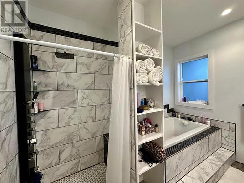 6549 Jones Road, Vanderhoof, BC - Indoor Photo Showing Bathroom