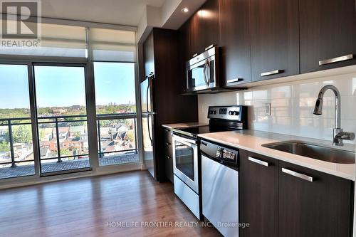 810 - 775 King Street W, Toronto, ON - Indoor Photo Showing Kitchen