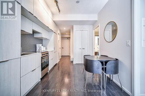 1002 - 159 Dundas Street E, Toronto, ON - Indoor Photo Showing Kitchen