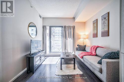 1002 - 159 Dundas Street E, Toronto, ON - Indoor Photo Showing Living Room