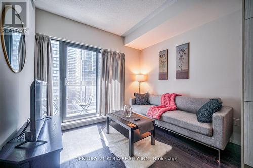 1002 - 159 Dundas Street E, Toronto, ON - Indoor Photo Showing Living Room