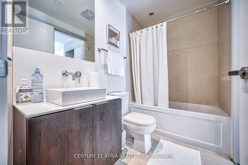 1002 - 159 Dundas Street E, Toronto, ON - Indoor Photo Showing Bathroom