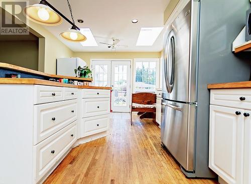 1116 Tweedsmuir Avenue, Kitimat, BC - Indoor Photo Showing Kitchen