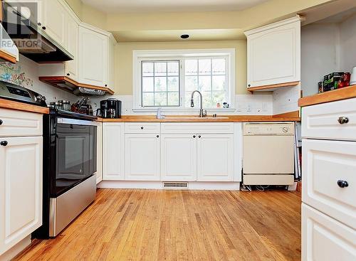 1116 Tweedsmuir Avenue, Kitimat, BC - Indoor Photo Showing Kitchen