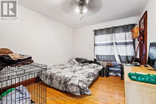 222 Alexandra Street, Port Colborne (878 - Sugarloaf), ON - Indoor Photo Showing Bedroom