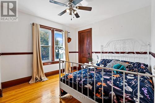 222 Alexandra Street, Port Colborne (878 - Sugarloaf), ON - Indoor Photo Showing Bedroom