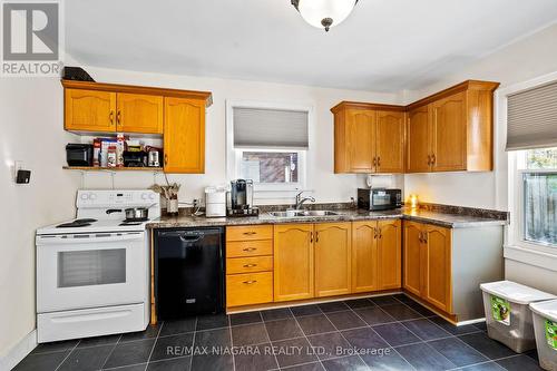 222 Alexandra Street, Port Colborne (878 - Sugarloaf), ON - Indoor Photo Showing Kitchen With Double Sink