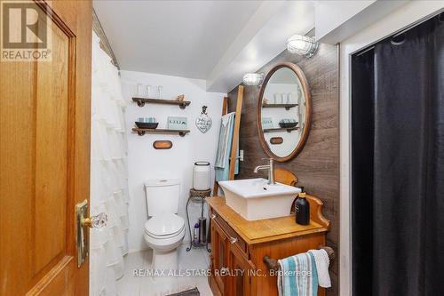 20 James Street, Georgina, ON - Indoor Photo Showing Bathroom