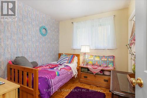 20 James Street, Georgina, ON - Indoor Photo Showing Bedroom