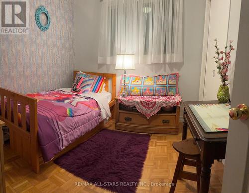 20 James Street, Georgina, ON - Indoor Photo Showing Bedroom