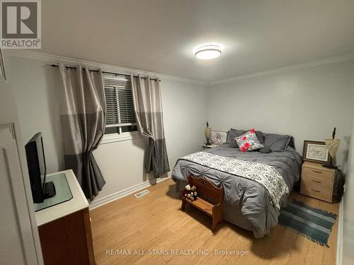 20 James Street, Georgina, ON - Indoor Photo Showing Bedroom