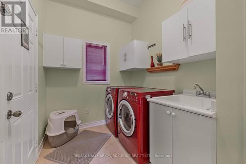 240 Borealis Avenue, Aurora, ON - Indoor Photo Showing Laundry Room