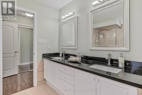 240 Borealis Avenue, Aurora, ON - Indoor Photo Showing Bathroom