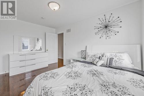 240 Borealis Avenue, Aurora, ON - Indoor Photo Showing Bedroom