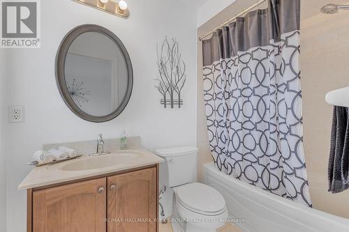 240 Borealis Avenue, Aurora, ON - Indoor Photo Showing Bathroom