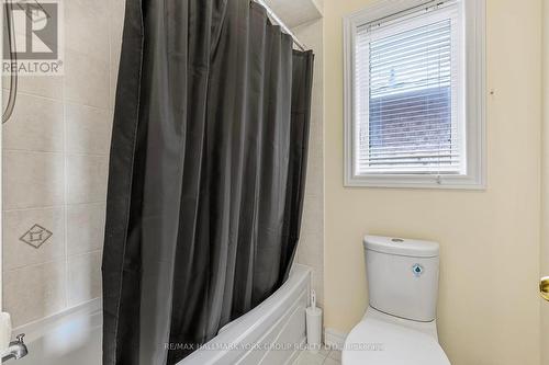 240 Borealis Avenue, Aurora, ON - Indoor Photo Showing Bathroom