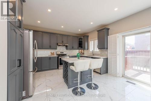 3 Carmel Crescent, Brampton, ON - Indoor Photo Showing Kitchen With Upgraded Kitchen