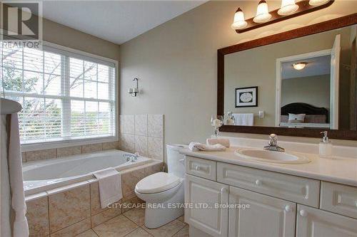 3847 Swiftdale Drive, Mississauga, ON - Indoor Photo Showing Bathroom