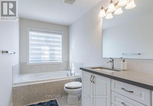 17 Overstone Road, Halton Hills, ON - Indoor Photo Showing Bathroom