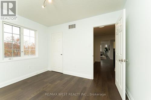 274 Pettigrew Trail, Milton, ON - Indoor Photo Showing Other Room