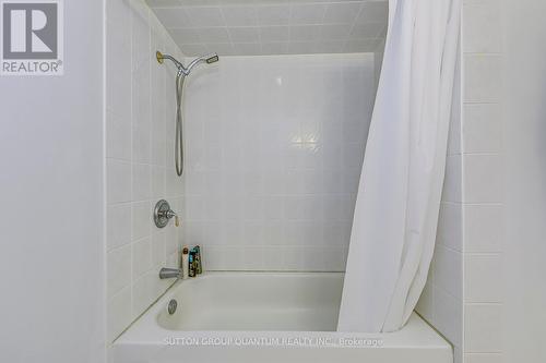 105 - 180 Mississauga Valley Boulevard, Mississauga, ON - Indoor Photo Showing Bathroom