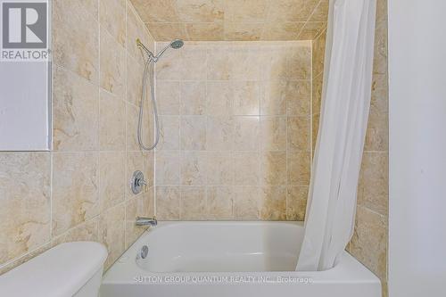 105 - 180 Mississauga Valley Boulevard, Mississauga, ON - Indoor Photo Showing Bathroom