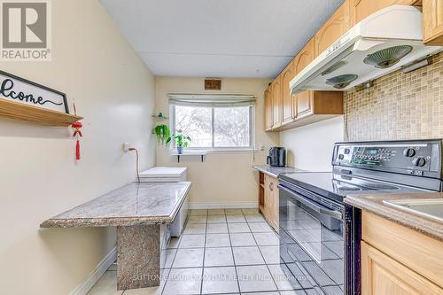 105 - 180 Mississauga Valley Boulevard, Mississauga, ON - Indoor Photo Showing Kitchen