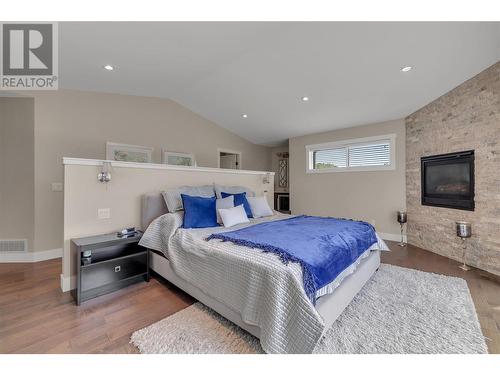 4511 Crawford Road, Lake Country, BC - Indoor Photo Showing Bedroom