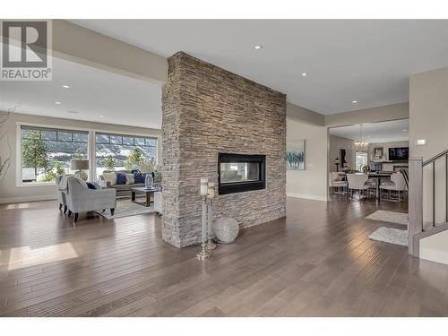 4511 Crawford Road, Lake Country, BC - Indoor Photo Showing Living Room With Fireplace