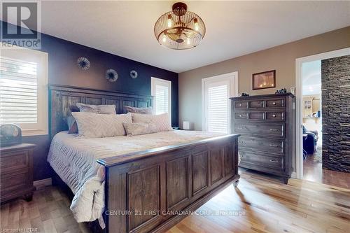 1839 Parkhurst Avenue, London, ON - Indoor Photo Showing Bedroom