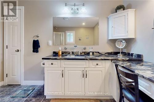 1839 Parkhurst Avenue, London, ON - Indoor Photo Showing Kitchen