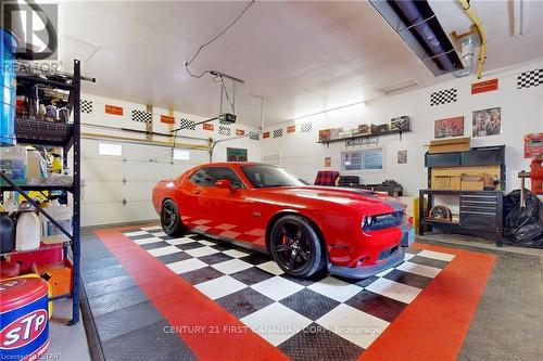 1839 Parkhurst Avenue, London, ON - Indoor Photo Showing Garage