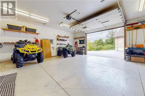 1839 Parkhurst Avenue, London, ON - Indoor Photo Showing Garage