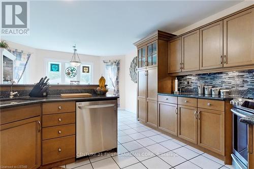 1839 Parkhurst Avenue, London, ON - Indoor Photo Showing Kitchen