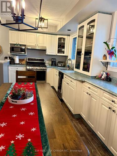 560 Fay Crescent, Timmins, ON - Indoor Photo Showing Kitchen