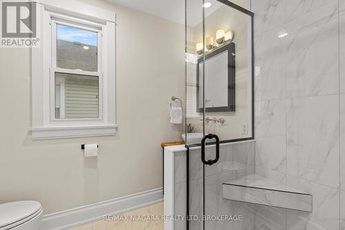 13 Linden Street, St. Catharines (451 - Downtown), ON - Indoor Photo Showing Bathroom