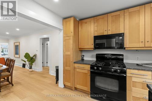 13 Linden Street, St. Catharines (451 - Downtown), ON - Indoor Photo Showing Kitchen