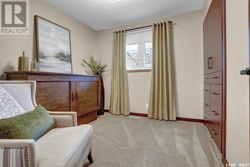 18 Bligh Bay, Regina, SK - Indoor Photo Showing Other Room