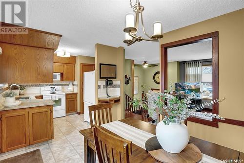 18 Bligh Bay, Regina, SK - Indoor Photo Showing Dining Room